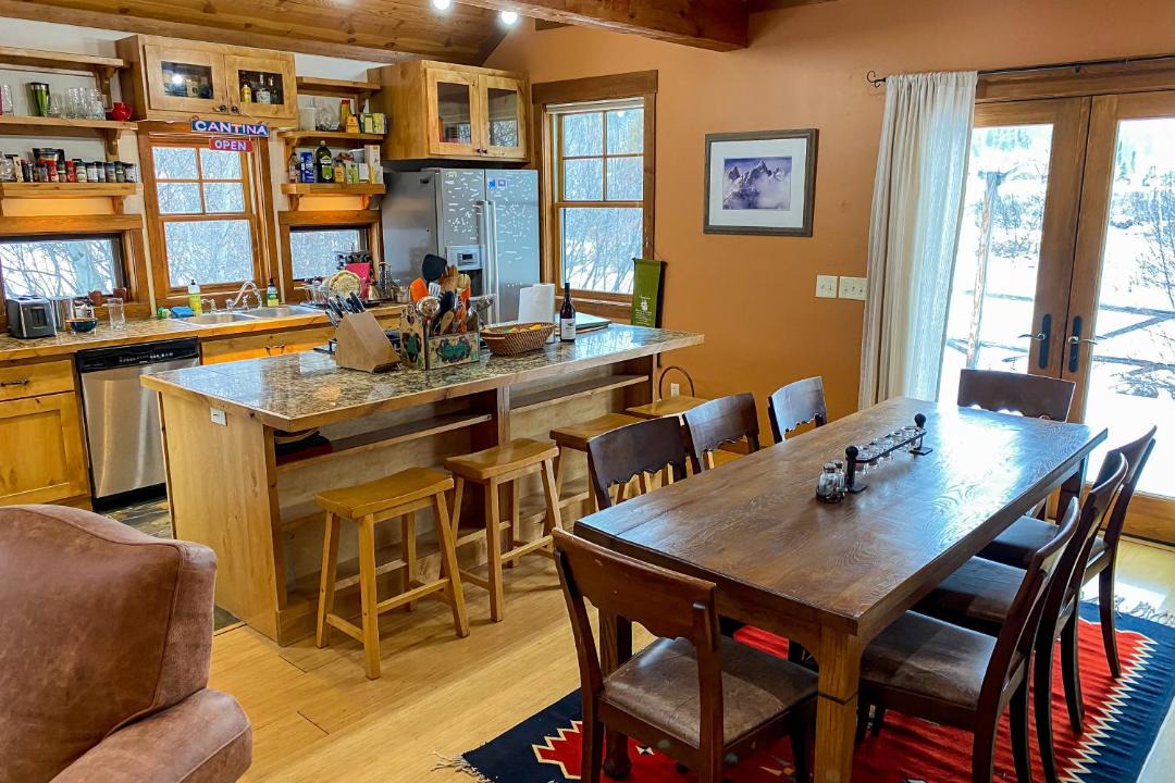 Photo of Livingroom in Victor