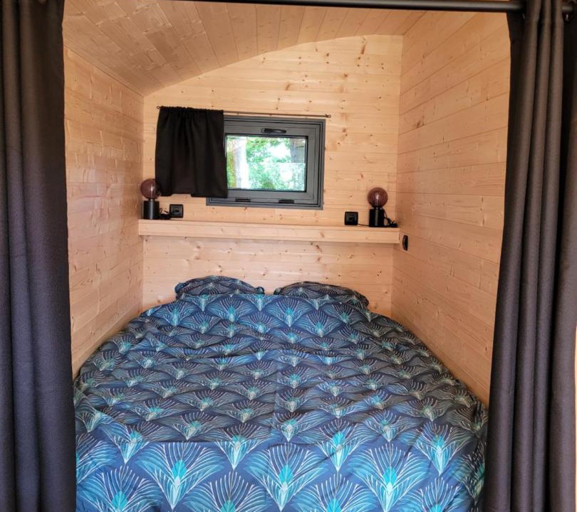 Photo of Bedroom in Morainville-Jouveaux