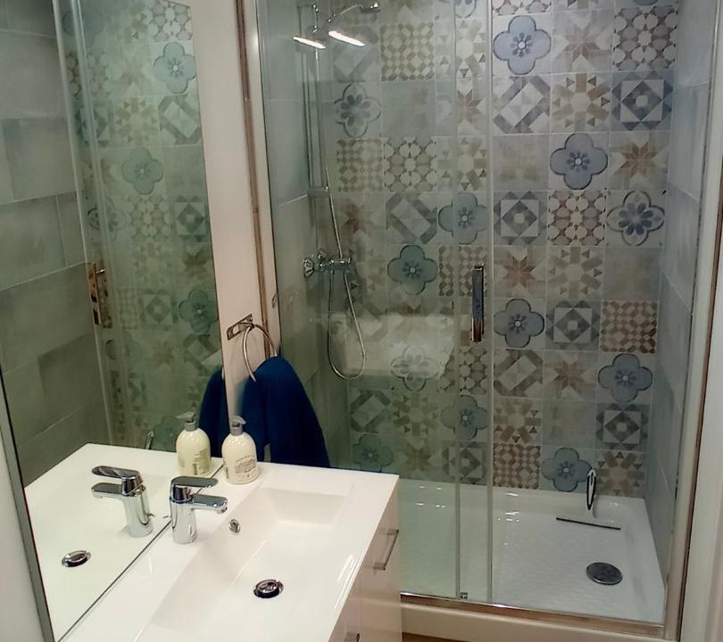 Photo of Bathroom in Ballan-Mire