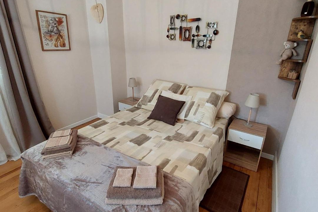 Photo of Bedroom in Lens-Lestang