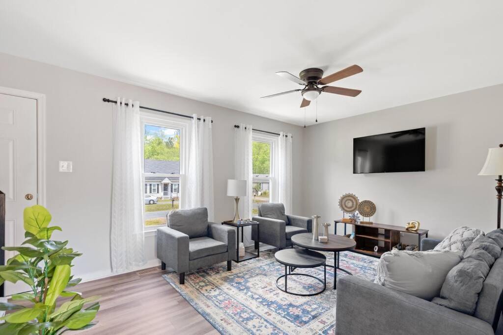 Photo of Livingroom in Chesterfield