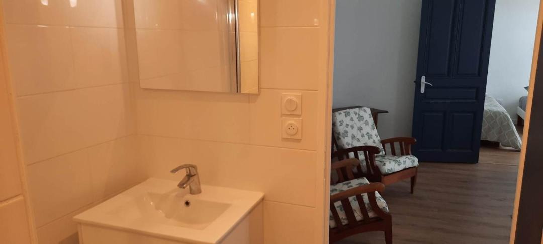 Photo of Bathroom in Oyonnax