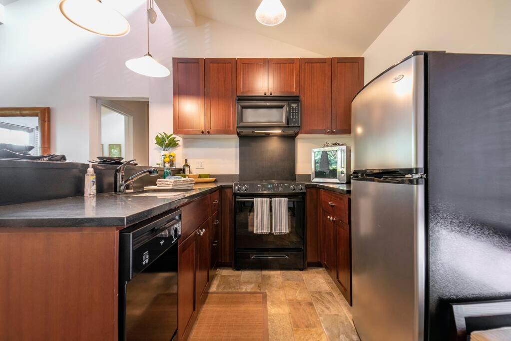Photo of Kitchen in Historic Lahaina Front Street