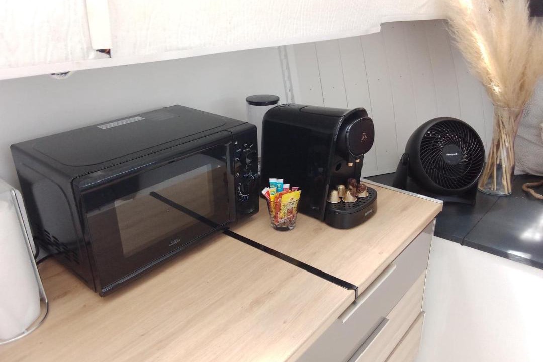 Photo of Others in Valence