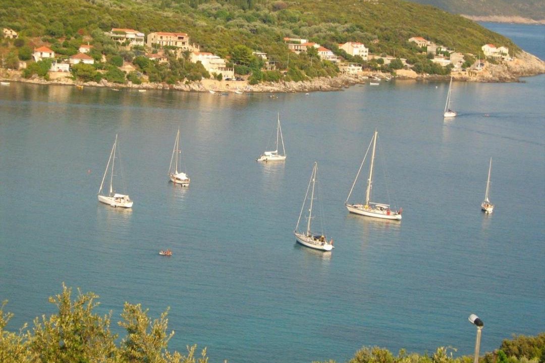 Photo of Others in Molunat