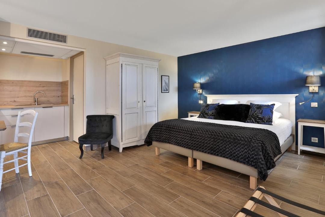 Photo of Others in Meyrals