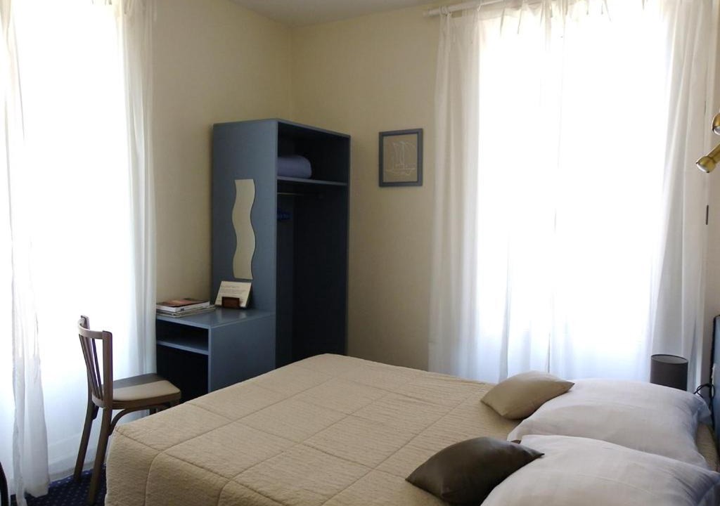 Photo of Bedroom in Saint-Lunaire