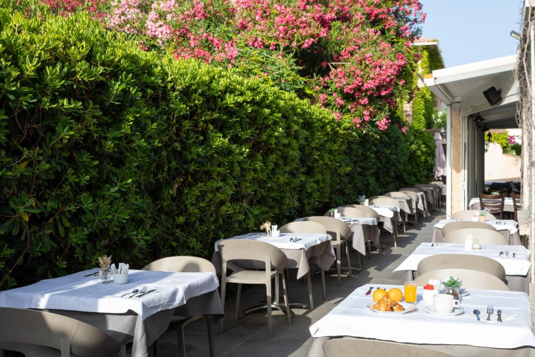 Photo of Others in Macinaggio