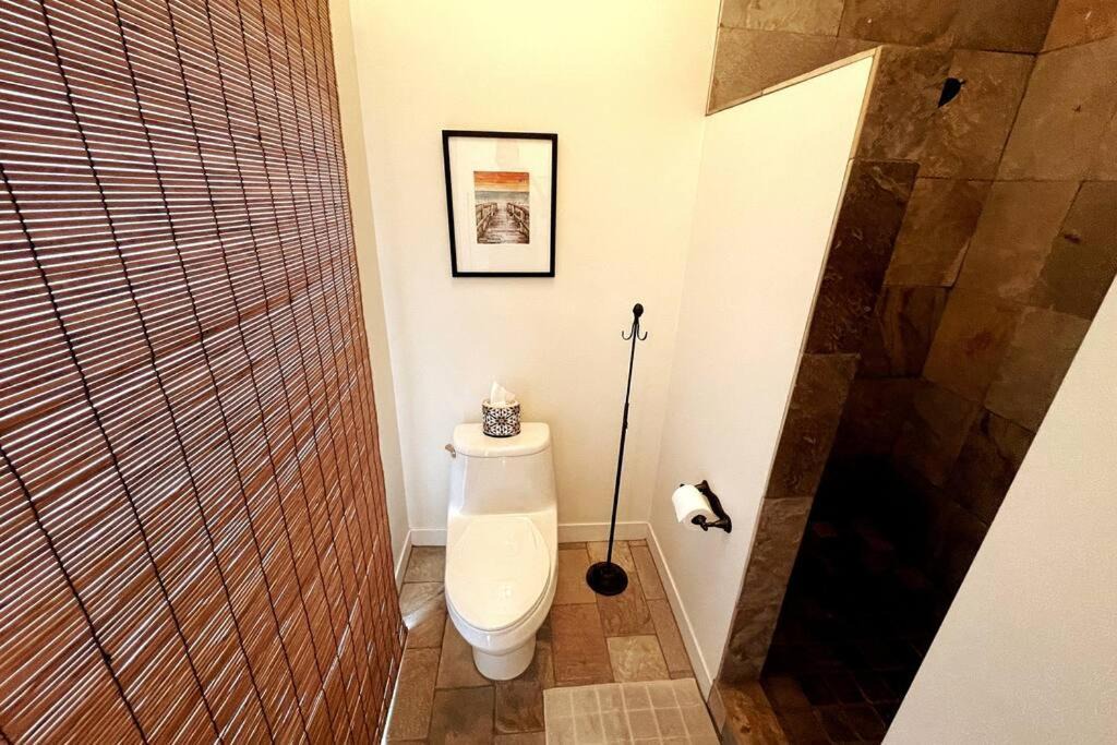 Photo of Bathroom in Historic Lahaina Front Street