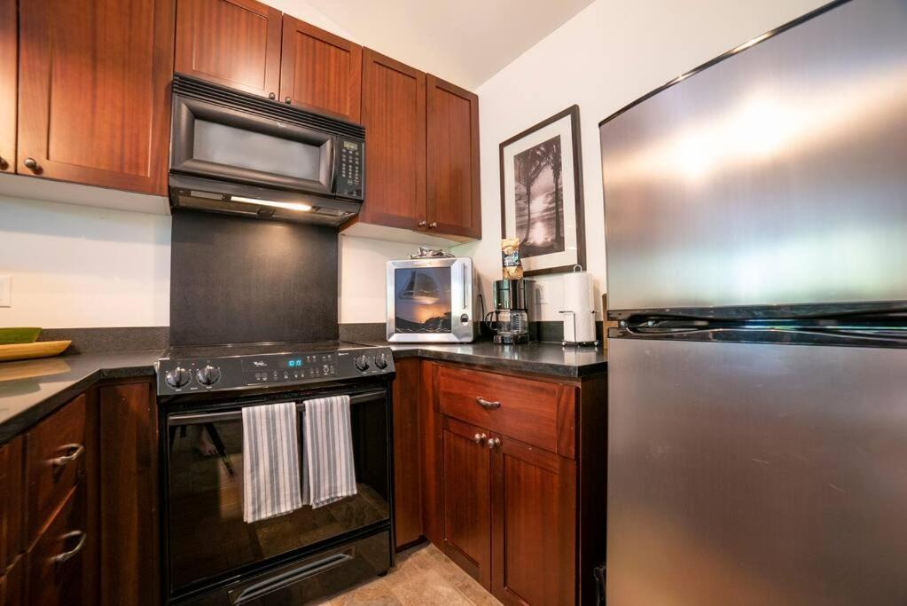 Photo of Kitchen in Historic Lahaina Front Street