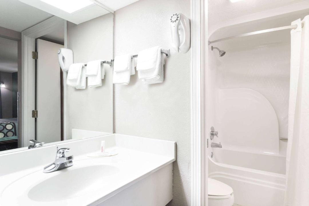 Photo of Bathroom in Marianna