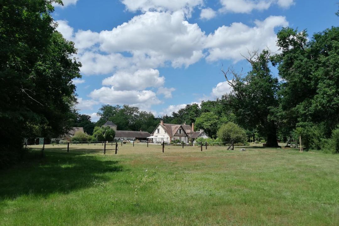 Photo of Others in Isdes