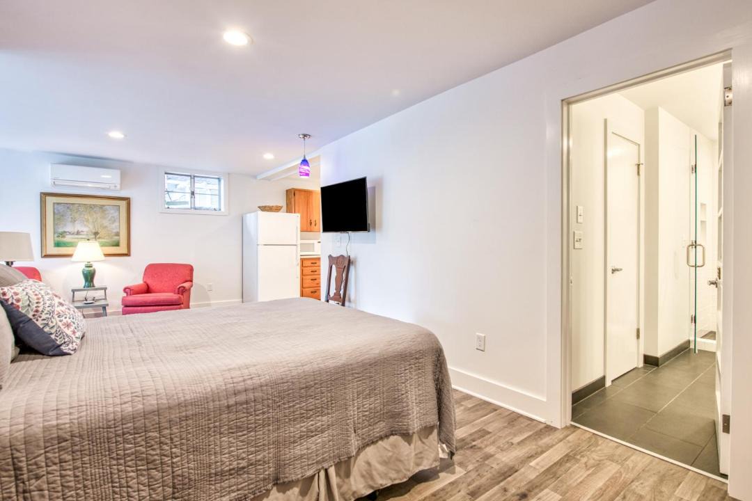 Photo of Bedroom in Lake Junaluska