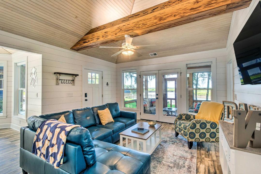 Photo of Others in Darien