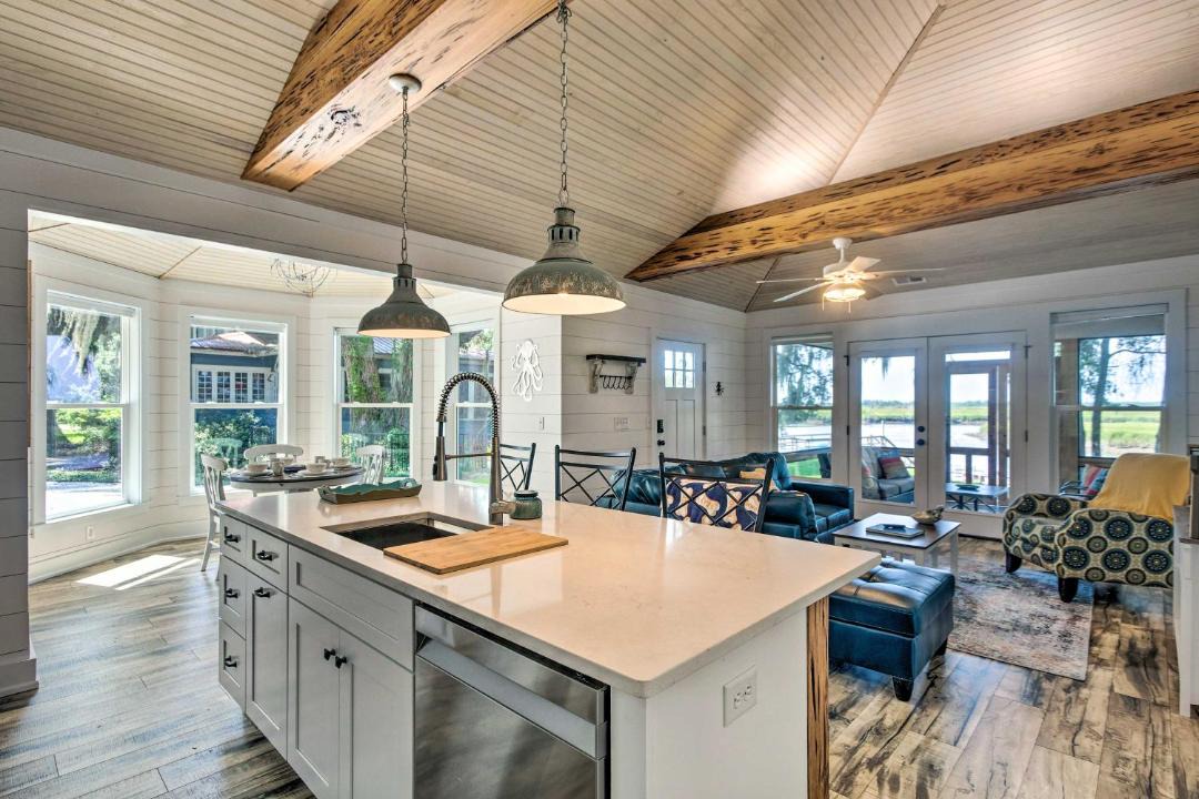 Photo of Others in Darien