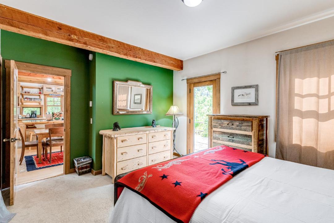 Photo of Others in Victor