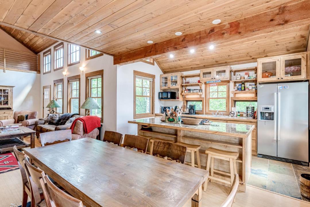 Photo of Others in Victor