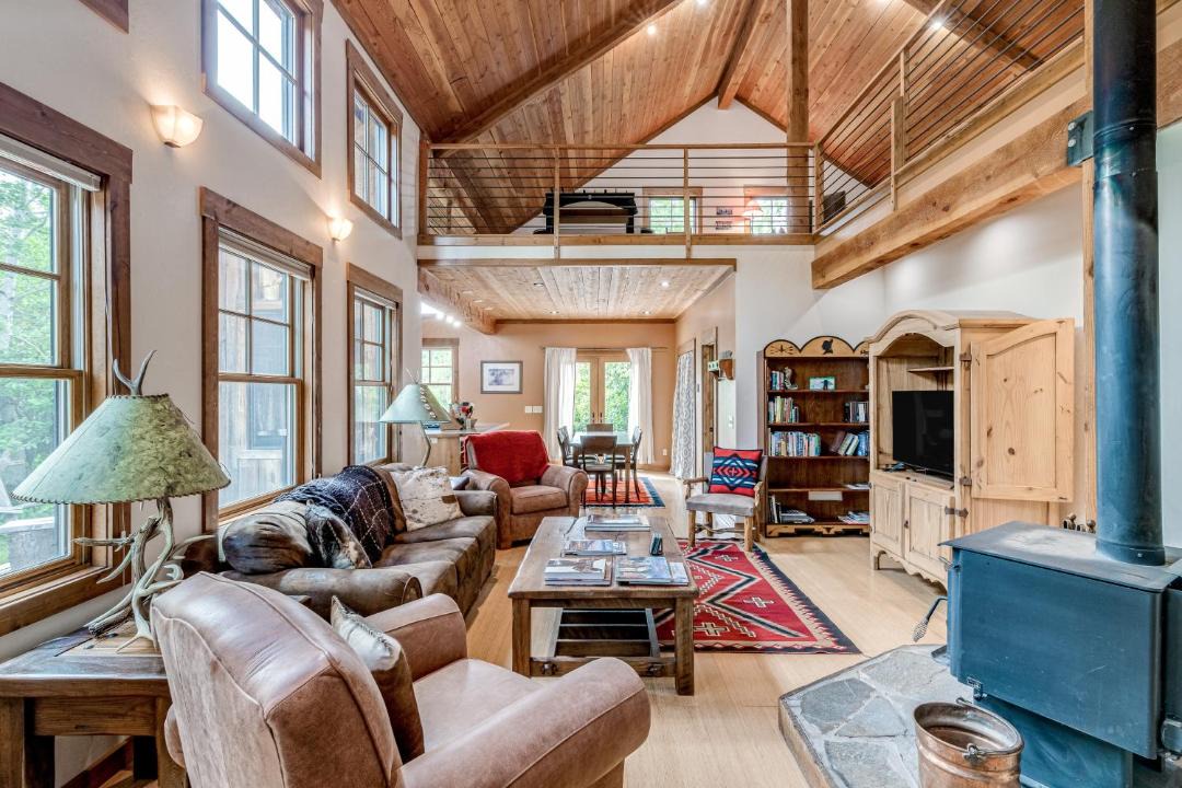 Photo of Others in Victor