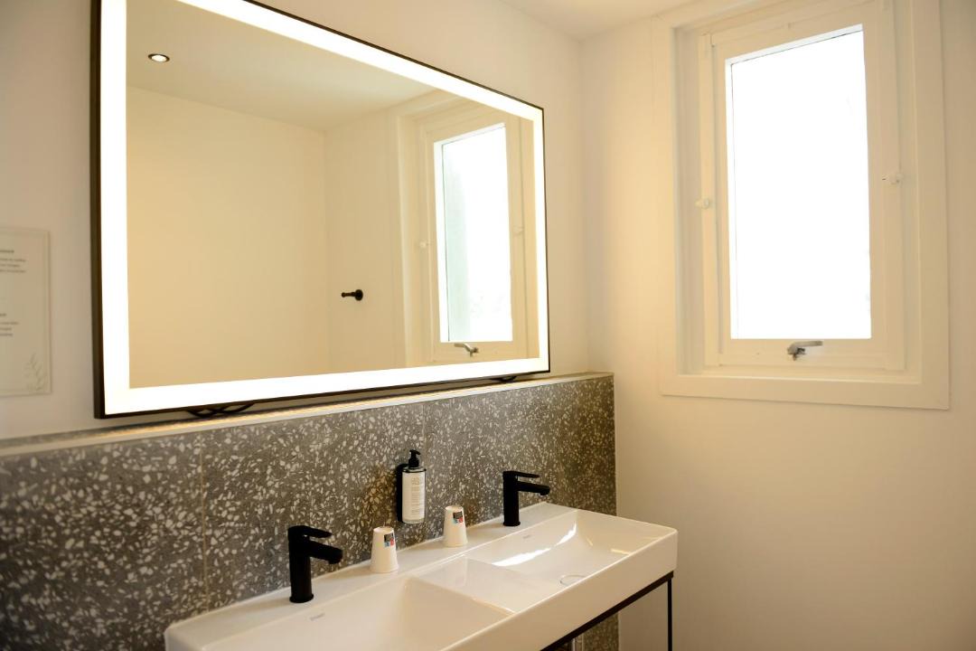 Photo of Others in 2nd Arrondissement