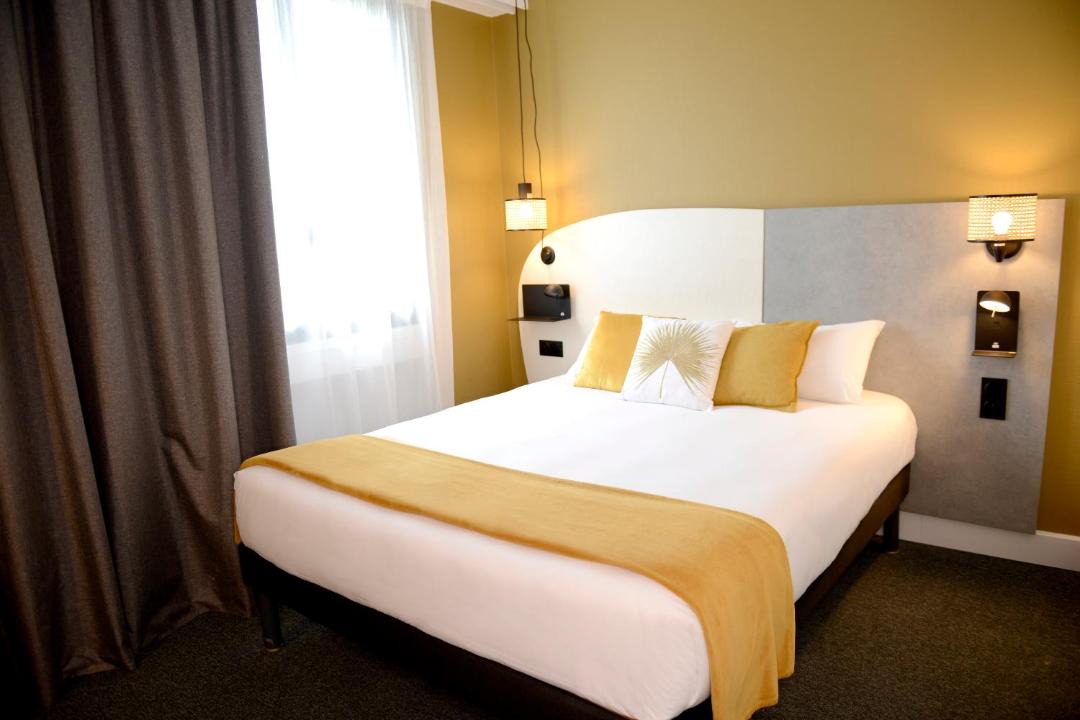 Photo of Bedroom in 2nd Arrondissement