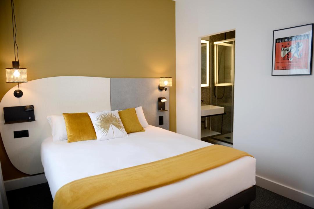Photo of Bedroom in 2nd Arrondissement