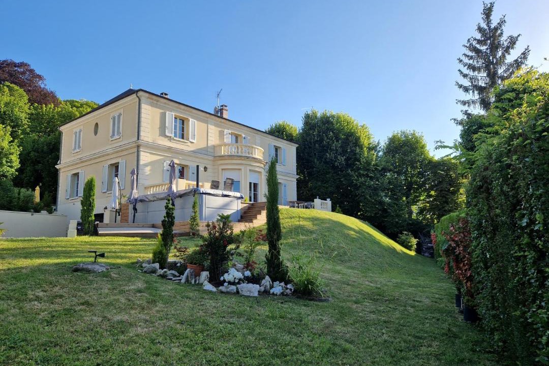 Photo of Others in Bougival