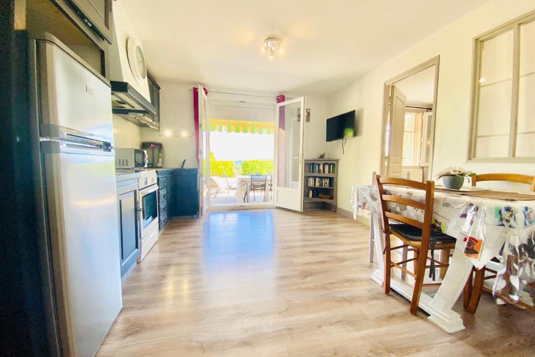 Photo of Kitchen in Saint-Martin-d'Ardeche