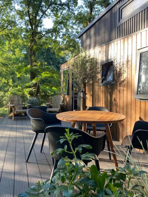 Photo of Others in Ferel