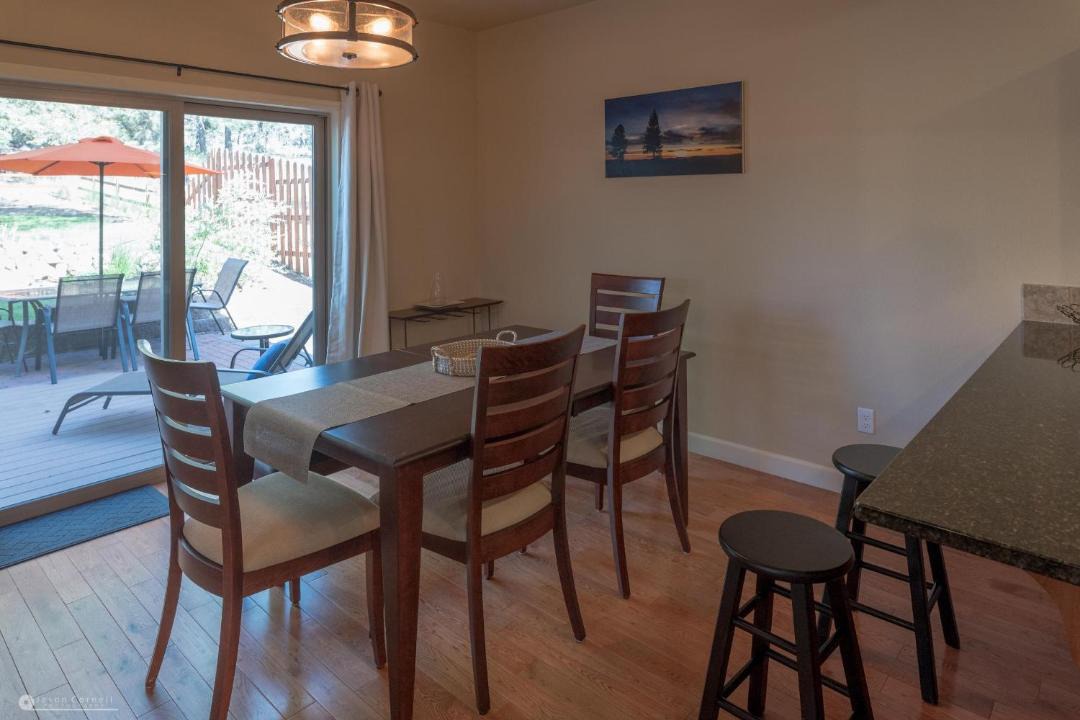 Photo of Livingroom in Old Farm District