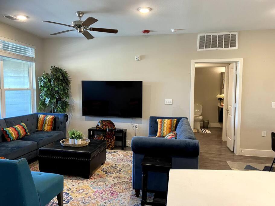 Photo of Livingroom in Weston