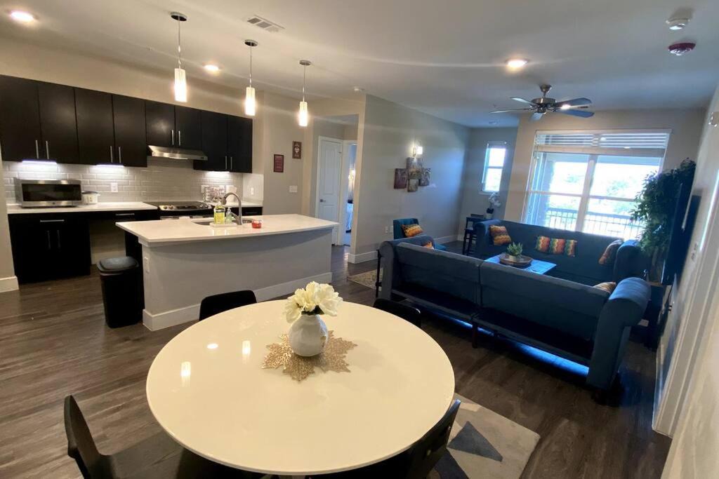 Photo of Livingroom in Weston