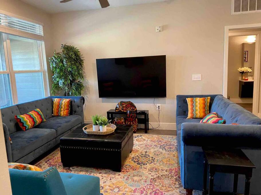 Photo of Livingroom in Weston