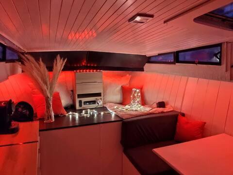 Photo of Others in Valence