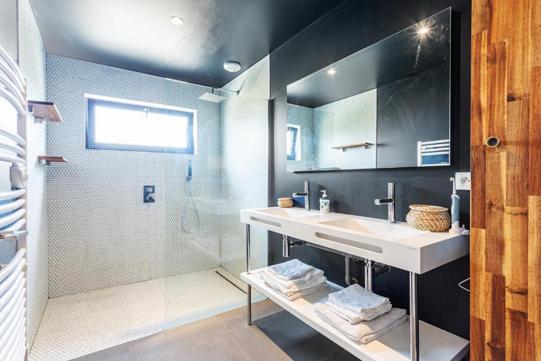 Photo of Others in Lehon