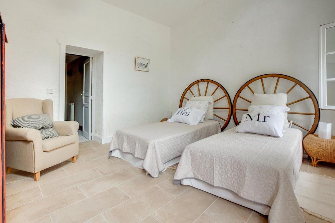 Photo of Others in Fieux