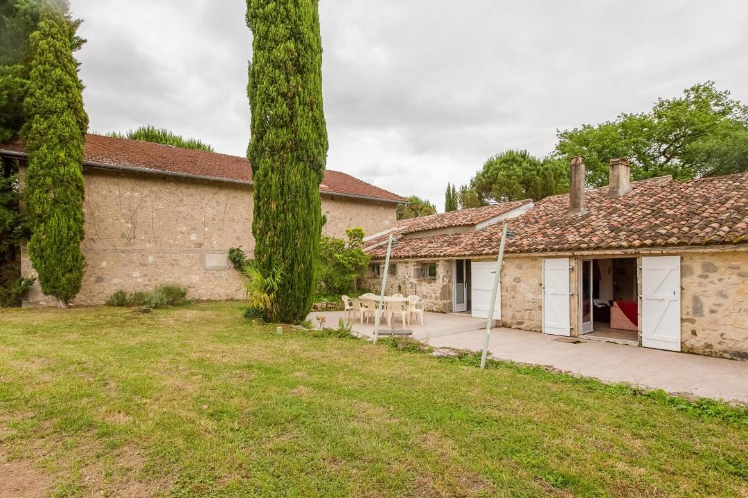 Photo of Others in Fieux