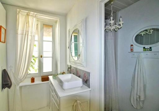 Photo of Bathroom in Olonzac