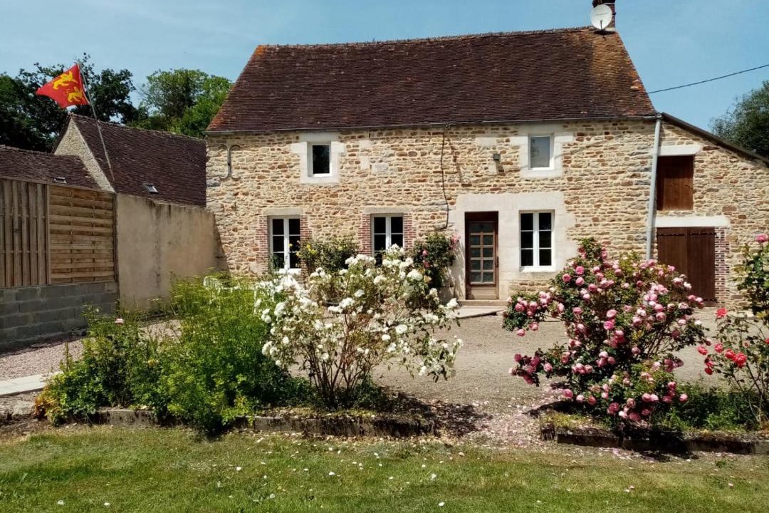 Photo of Others in Le Cercueil