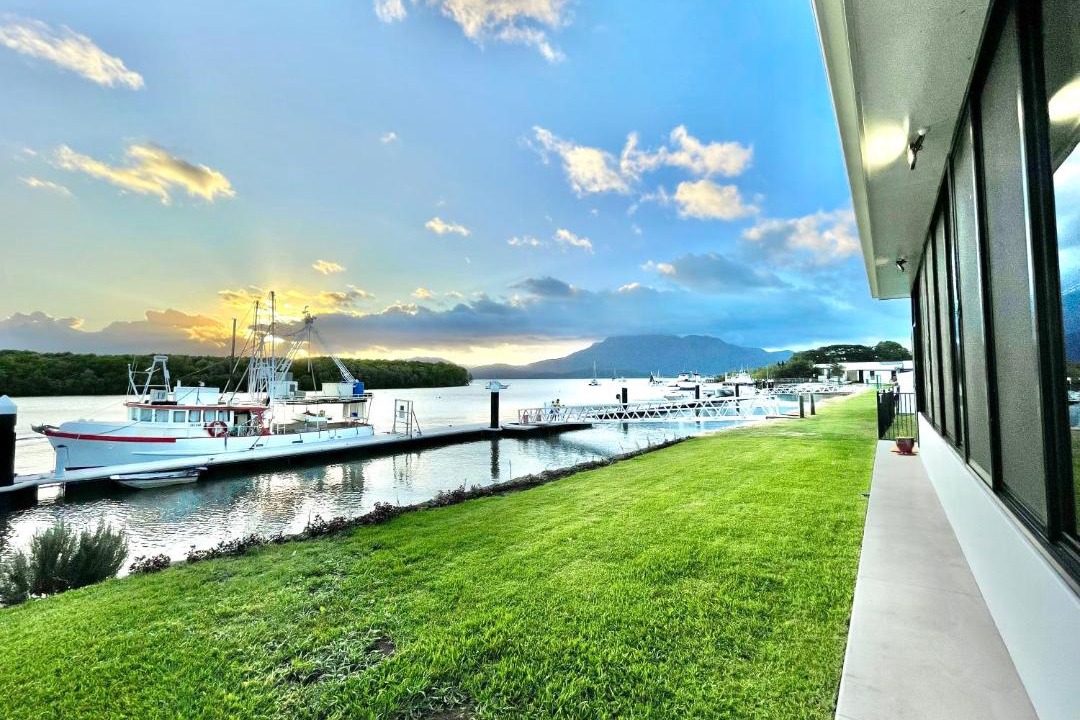 Photo of Others in Lucinda