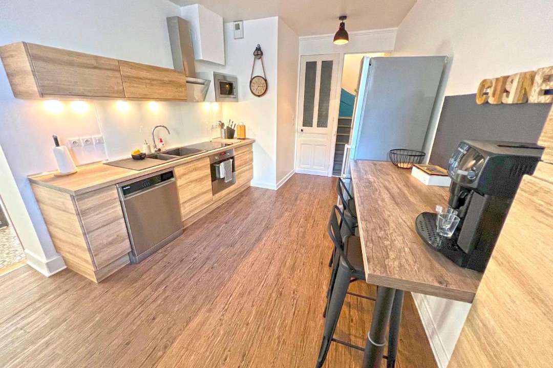 Photo of Others in Poncin