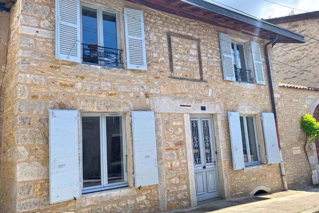 Photo of Buildings in Poncin