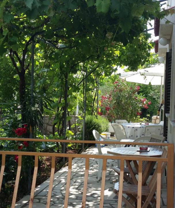Photo of Others in Cres