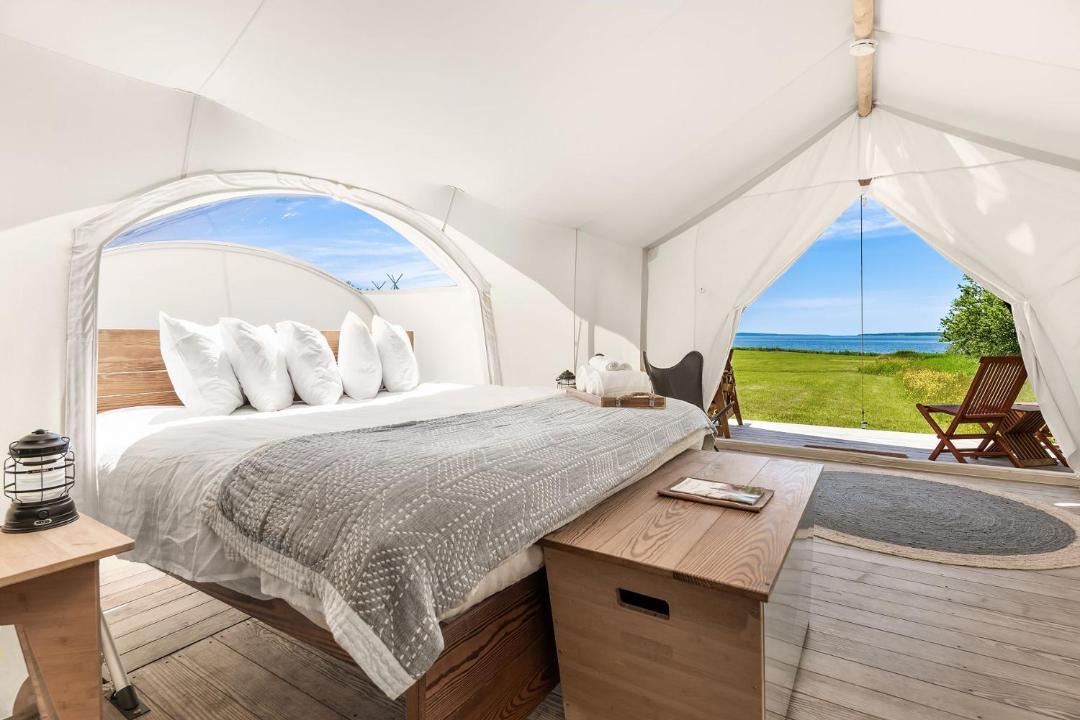 Photo of Others in Surry