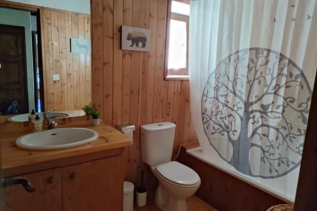 Photo of Bathroom in Linsoles