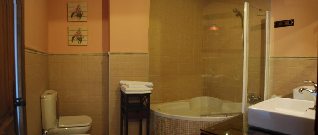 Photo of Bathroom in Romancos