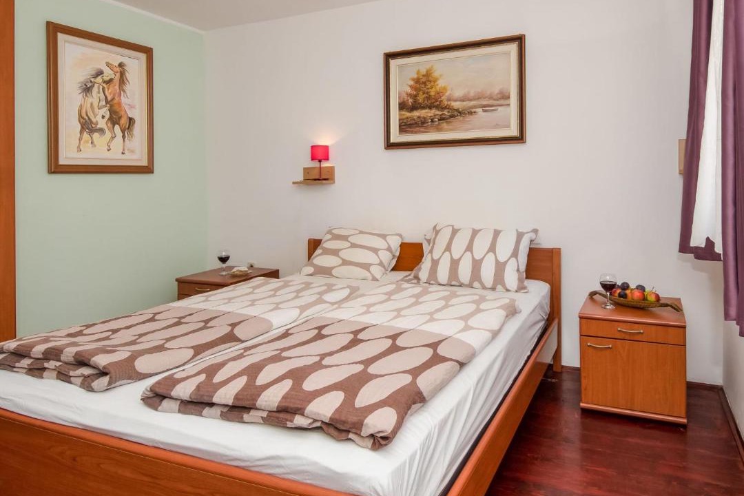 Photo of Bedroom in Lic