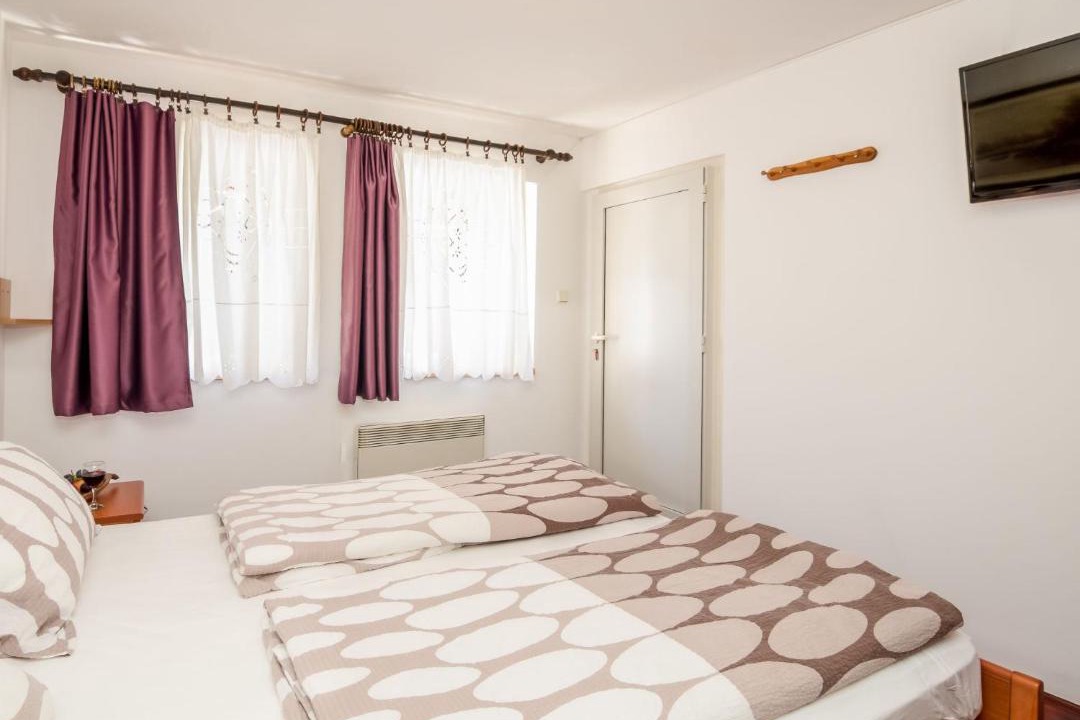 Photo of Bedroom in Lic