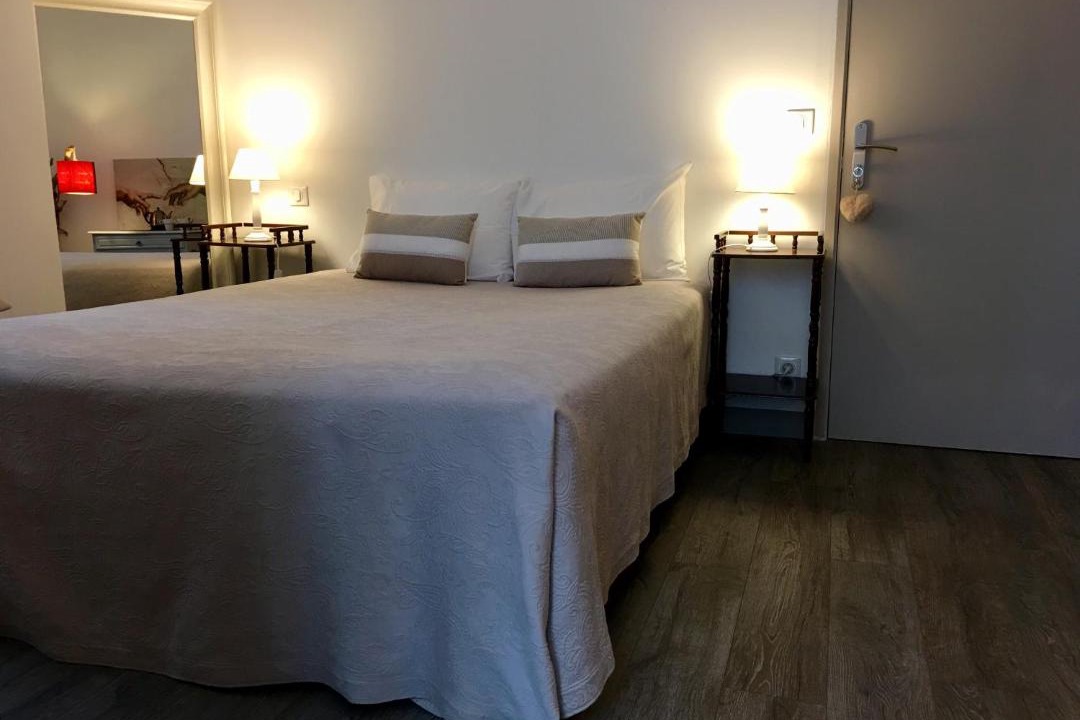 Photo of Others in Crain