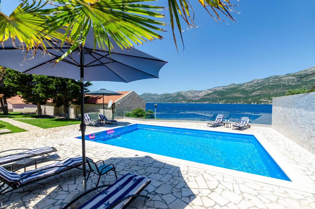 Photo of Others in Cove Tri Zala (Zrnovo)