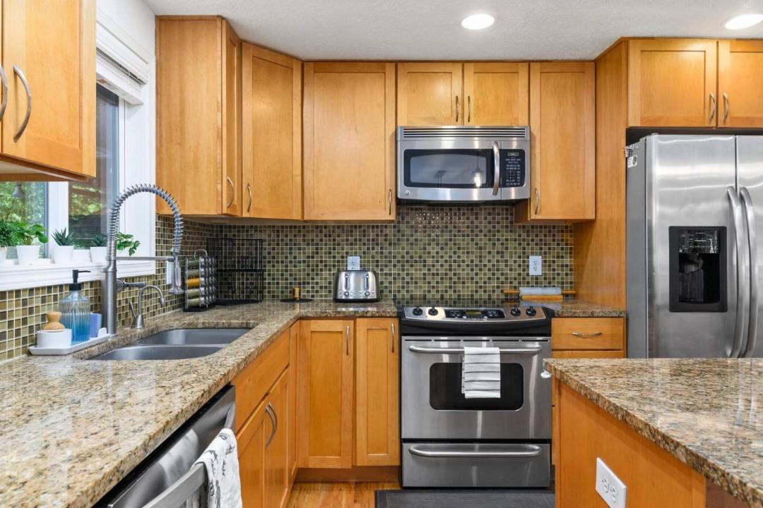 Photo of Kitchen in Lake Oswego